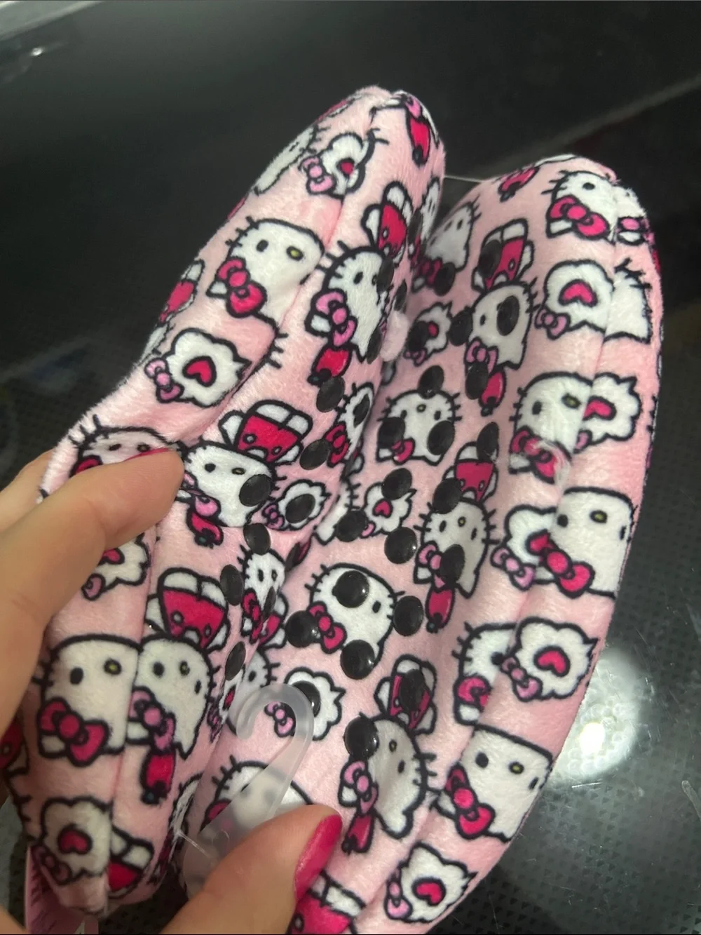 Girls size 3T-4t shoe size 8-10 new nwt hello kitty slipper socks grip bottoms